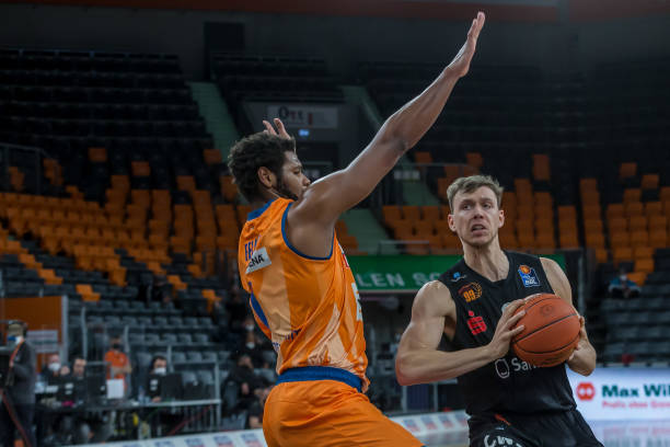 借医疗暂停 借医疗暂停