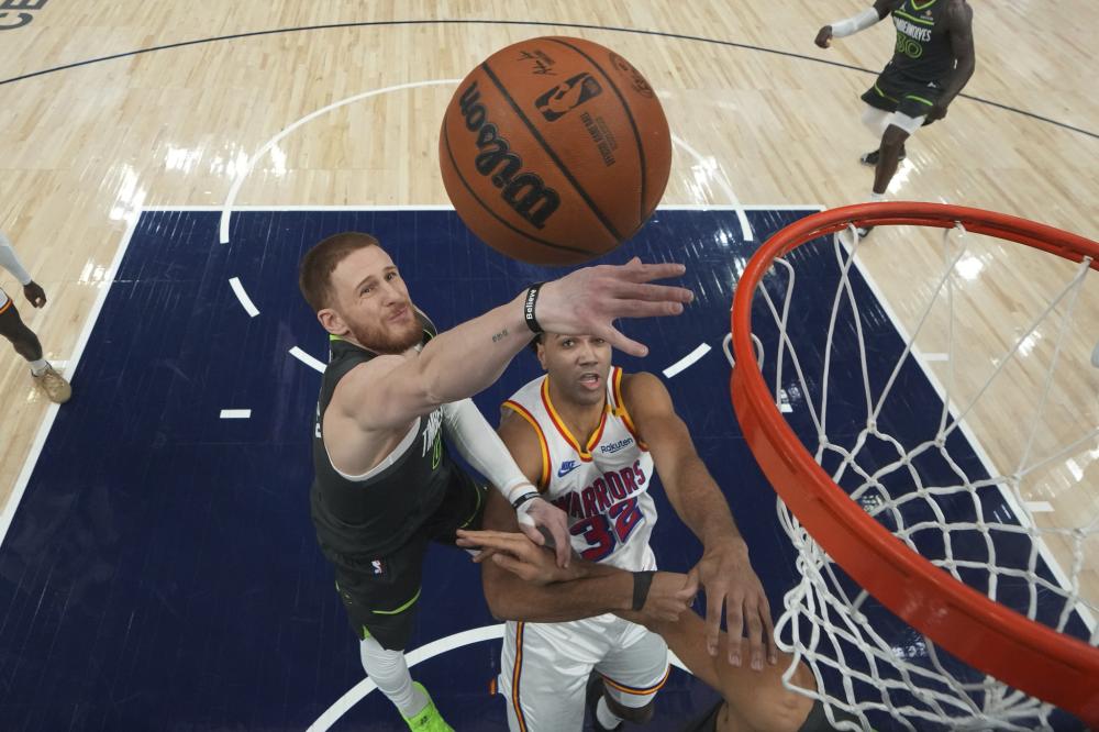 随着校园足 随着校园足