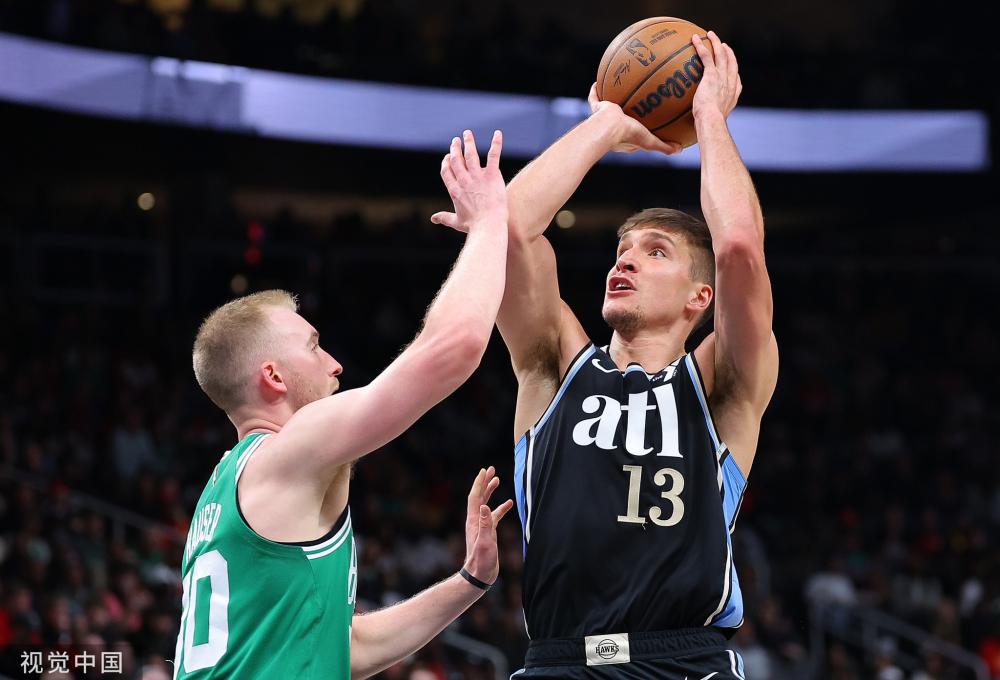 足球场上的 足球场上的