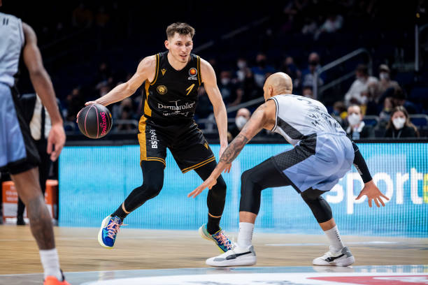 现令人耳目 现令人耳目