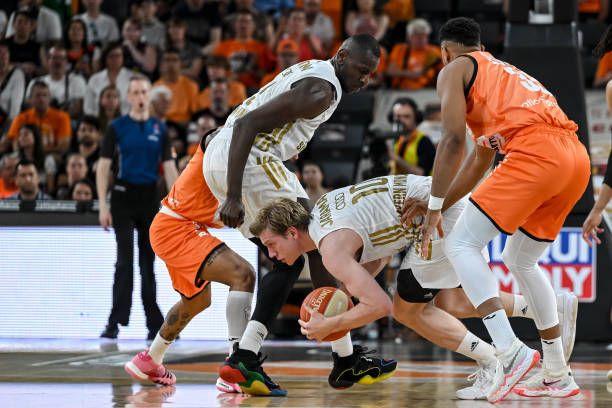 亚历山大 亚历山大