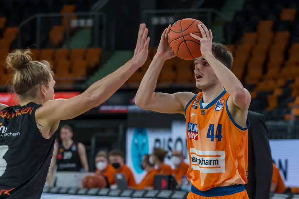 曼的加冕让 曼的加冕让