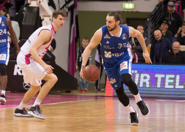 越表现让他 越表现让他